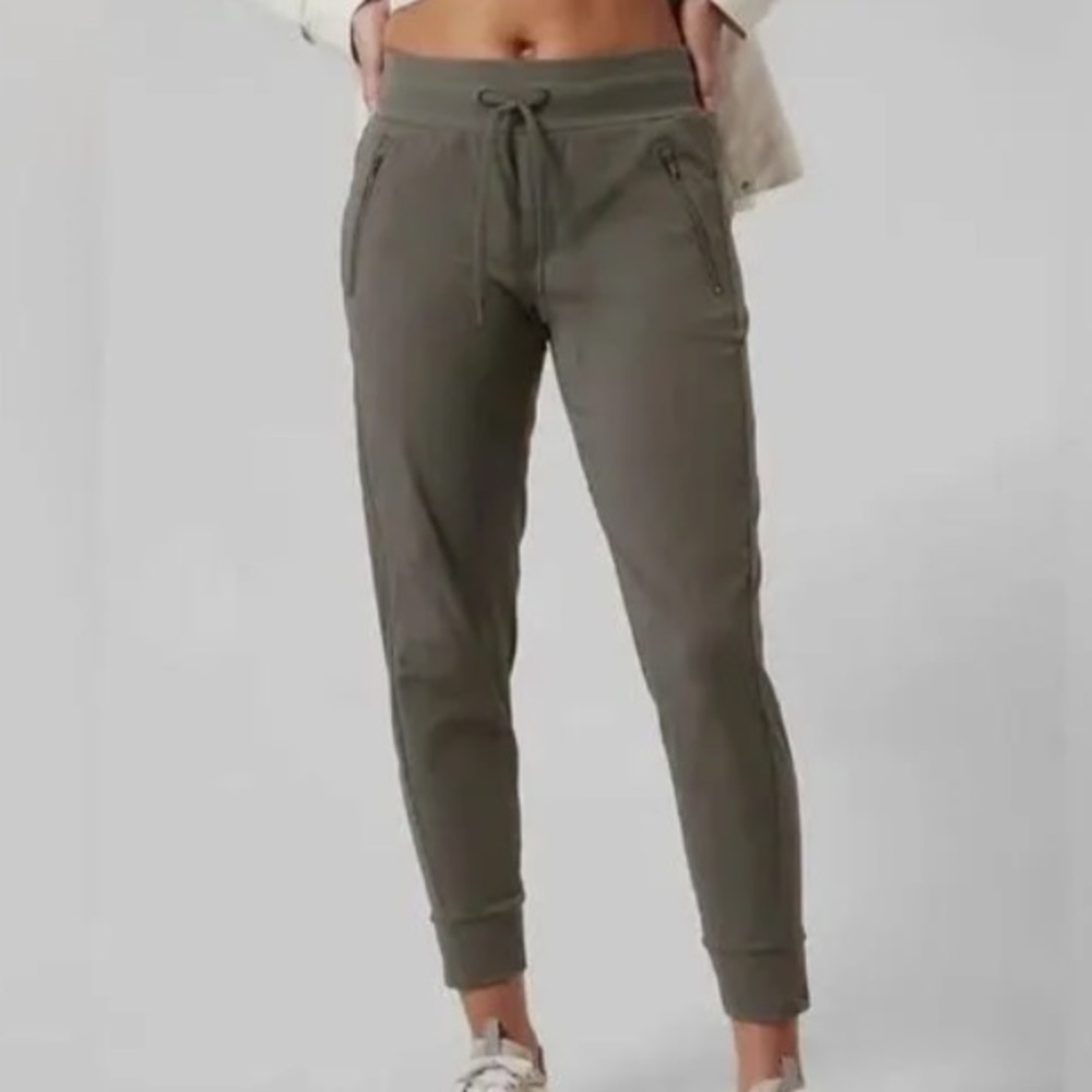 Athleta Trekkie North Jogger Mountain Olive NWT